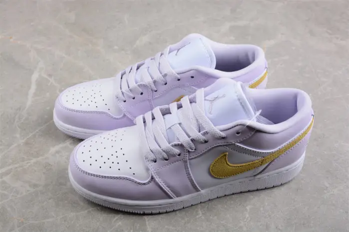 Air Jordan 1 Low 