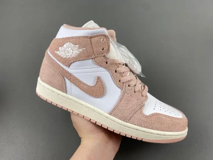 AIR JORDAN 1 MID SE "LEGEND PINK" 