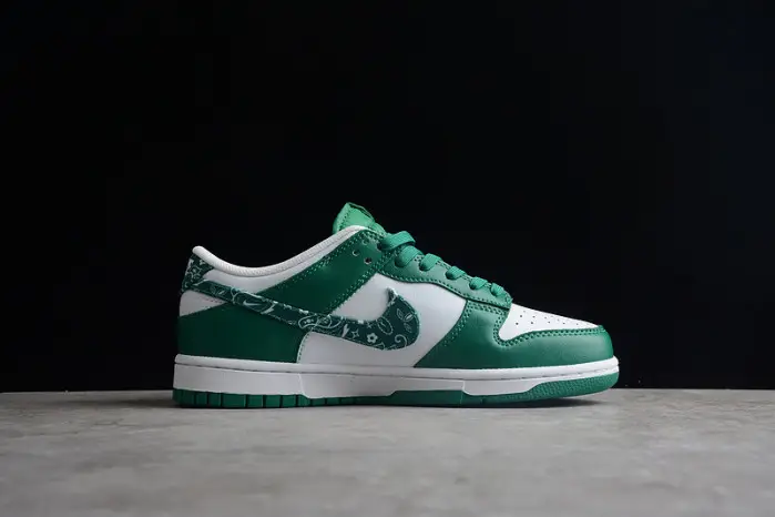 Nike Dunk Low WMNS Green Paisley 