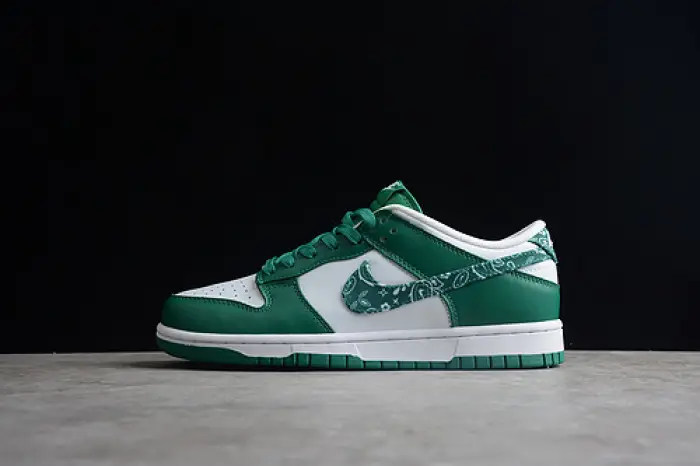Nike Dunk Low WMNS Green Paisley 
