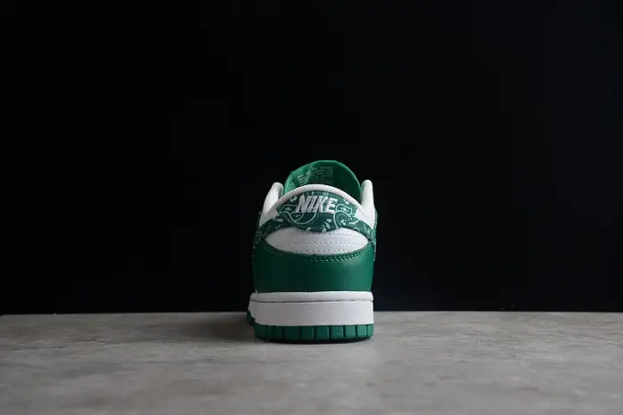 Nike Dunk Low WMNS Green Paisley 