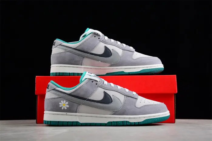 Nike SB Dunk Low 
