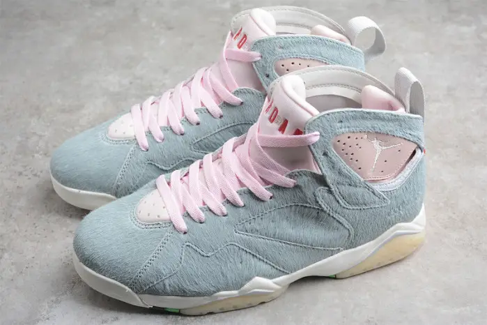 Jordan 7 Retro Neutral Grey 
