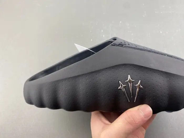Nike Mind 001 