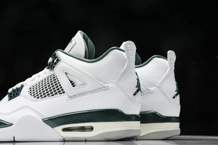 Air Jordan 4 Retro "Oxidized Green" 