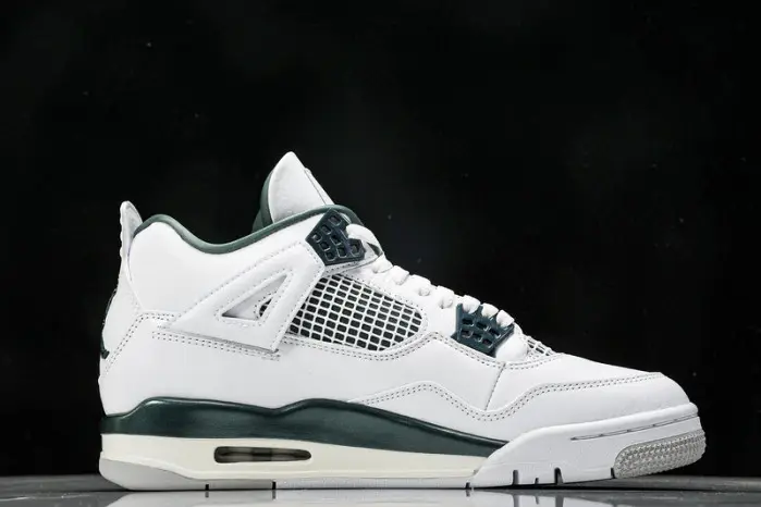 Air Jordan 4 Retro "Oxidized Green" 