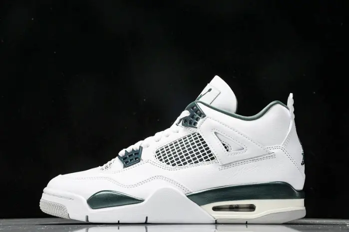 Air Jordan 4 Retro "Oxidized Green" 