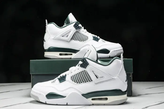 Air Jordan 4 Retro "Oxidized Green" 