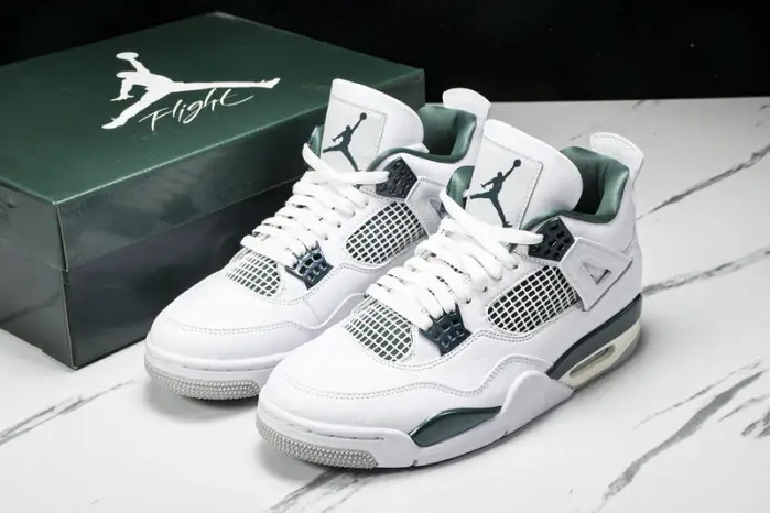 Air Jordan 4 Retro "Oxidized Green" 