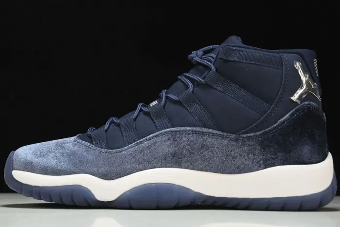 Air Jordan 11 Velvet “Midnight Navy” 