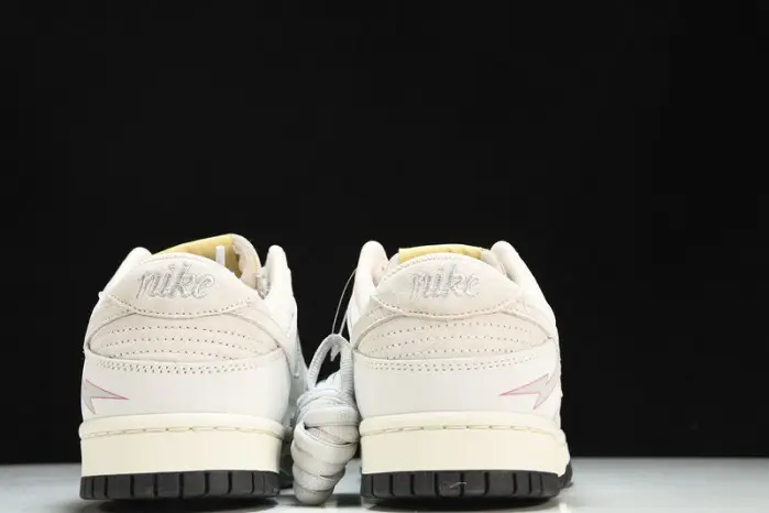 Nike SB Dunk  Low 