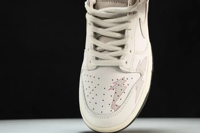Nike SB Dunk  Low 