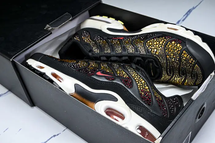 Swarovski x Nike Air Max Plus 
