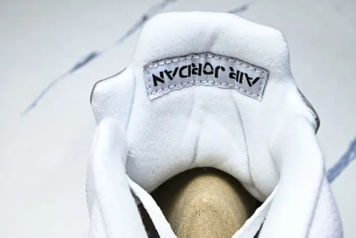 Air Jordan 5 OG "White Metallic" 