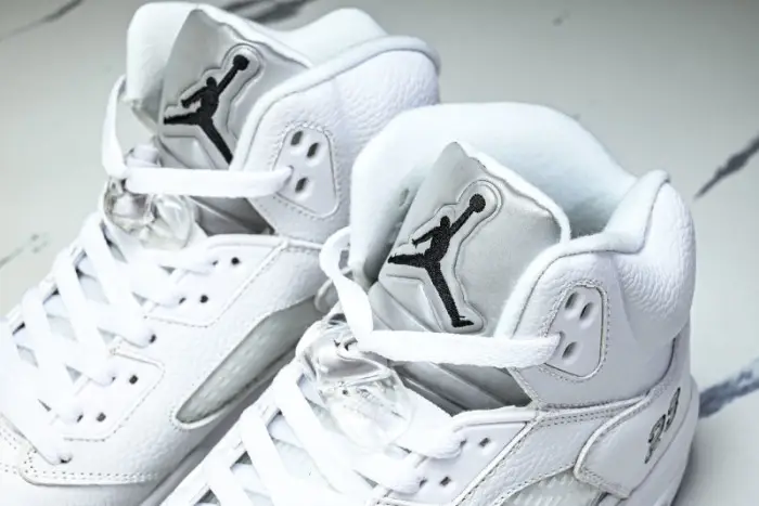 Air Jordan 5 OG "White Metallic" 