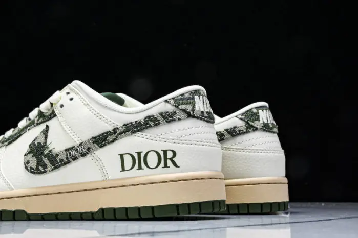 Nike SB Dunk Low & Dior 