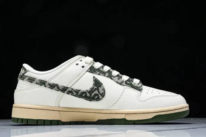 Nike SB Dunk Low & Dior 