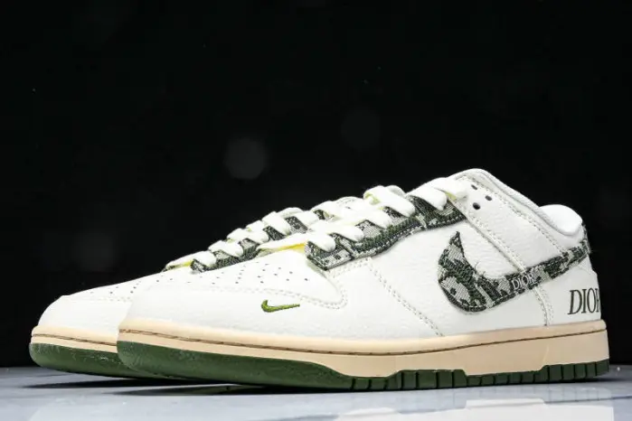 Nike SB Dunk Low & Dior 