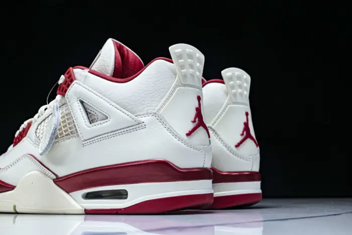 Air Jordan 4 “Sierra Red” 