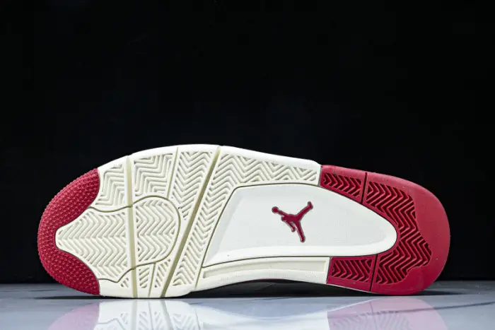 Air Jordan 4 “Sierra Red” 