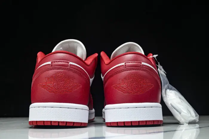 Air Jordan 1 Low 