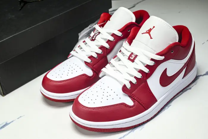 Air Jordan 1 Low 