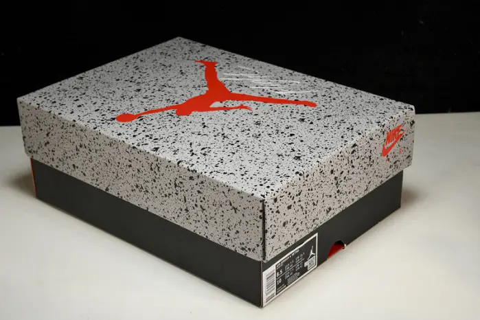 Air Jordan 4“Bred Reimagined” 