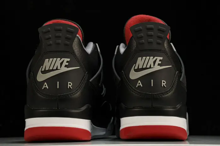 Air Jordan 4“Bred Reimagined” 