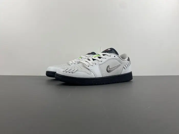 Air Jordan 1 Low OG 