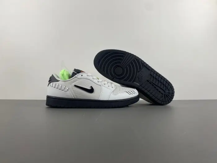 Air Jordan 1 Low OG 