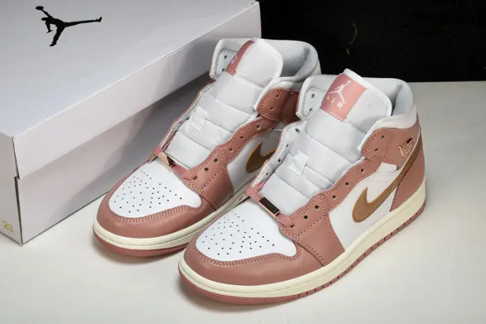 AIR JORDAN 1 MID SE“RED STARDUST” 