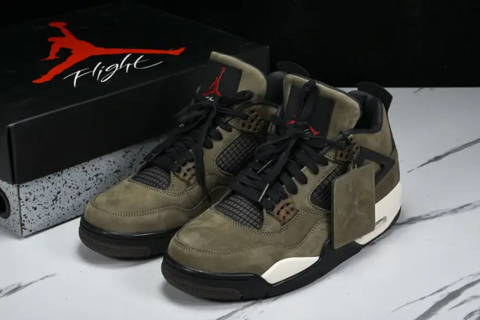 Air Jordan 4 Retro UNDFTD 