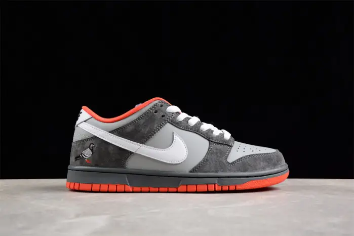 Nike SB Dunk Low 
