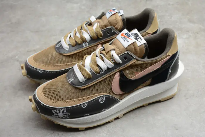 Nike Ldwaffle x Sacai Black Parachute Beige 