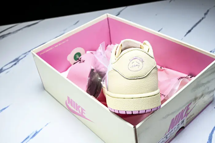 Travis Scott x Air Jordan 1 Low OG 