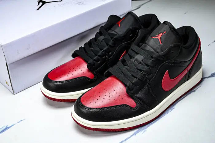 Air Jordan 1 Low 