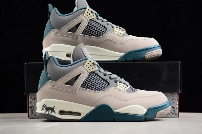 Air Jordan 4 Retro 