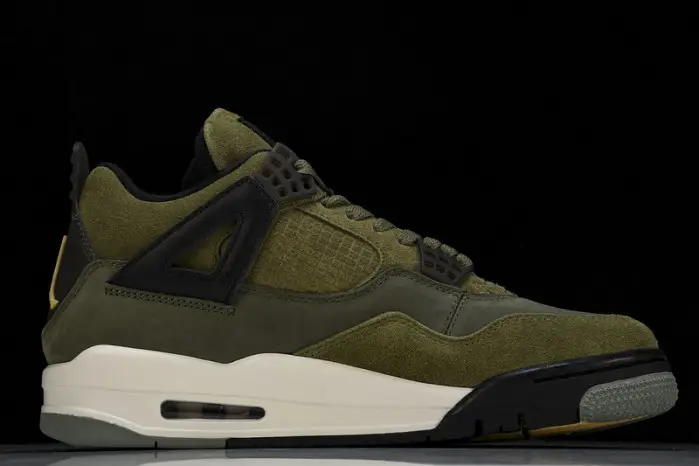 Air Jordan 4 Craft “Medium Olive” 