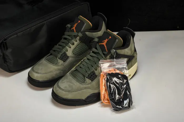 Air Jordan 4 Retro 