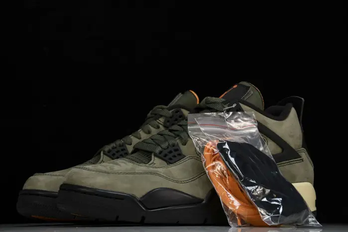 Air Jordan 4 Retro 