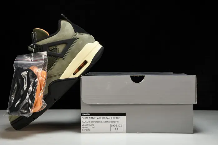 Air Jordan 4 Retro 