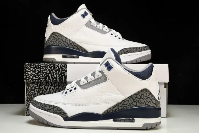 Air Jordan 3 Retro ”White Midnight Navy“ 