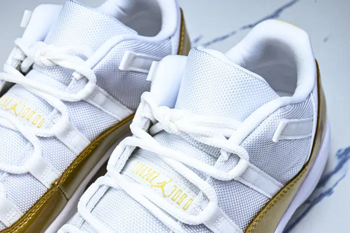 Air Jordan 11 Low   “Mother’s Day” 