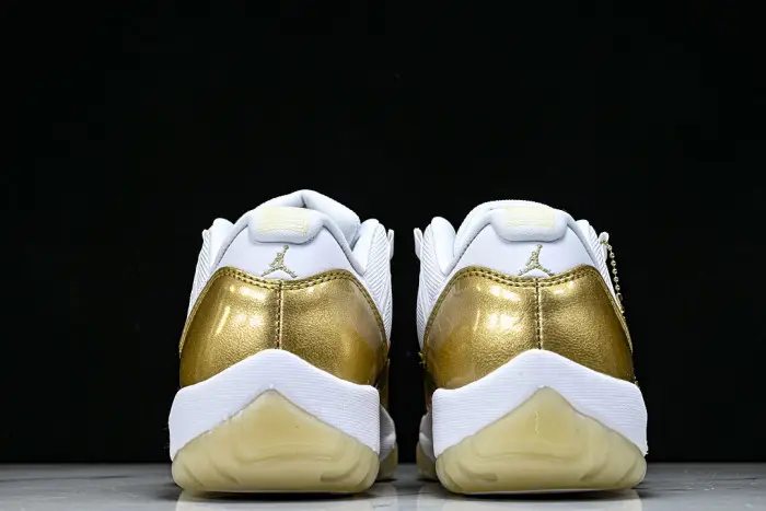 Air Jordan 11 Low   “Mother’s Day” 
