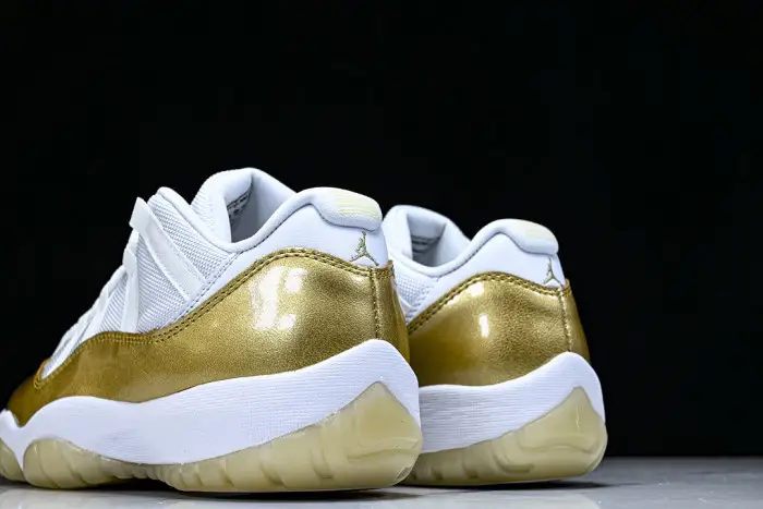 Air Jordan 11 Low   “Mother’s Day” 