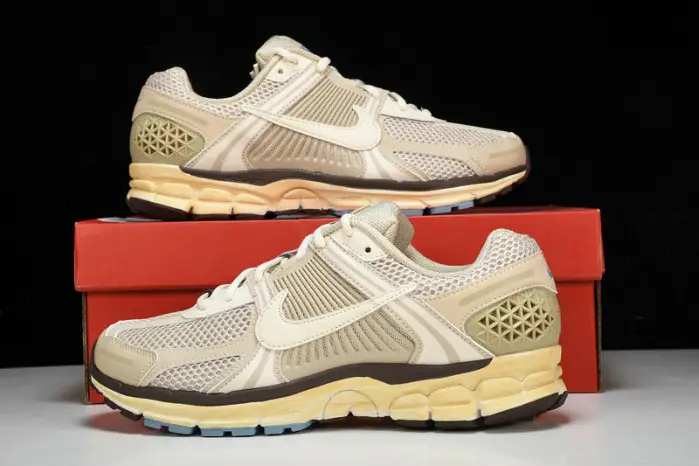 Nike Air Zoom Vomero 5 