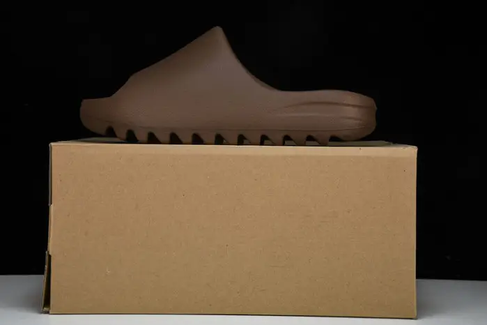 Yeezy Slide 