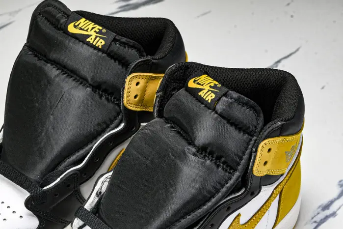 Air Jordan 1 High 