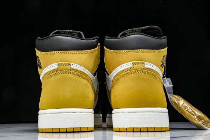 Air Jordan 1 High 