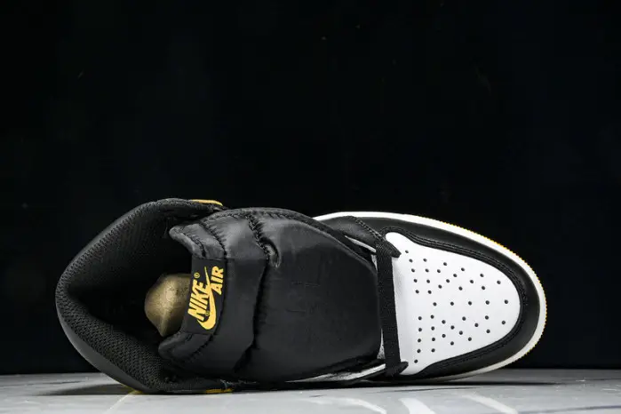 Air Jordan 1 High 
